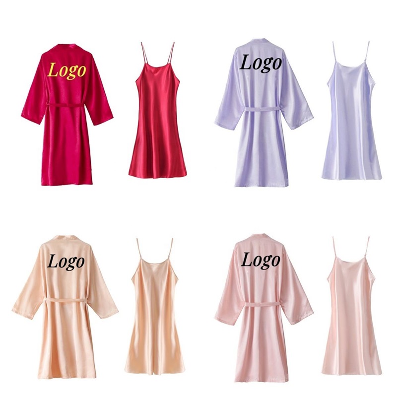 Satinkvinner og 8217; s Robe Luxurious
